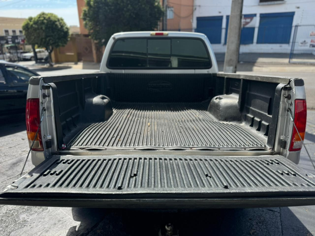 FORD F-250 XLT 6cc 2003