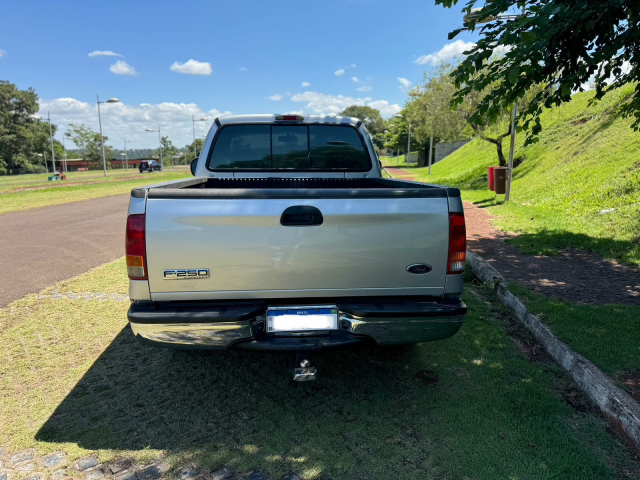 FORD F-250 XLT 6cc 2003