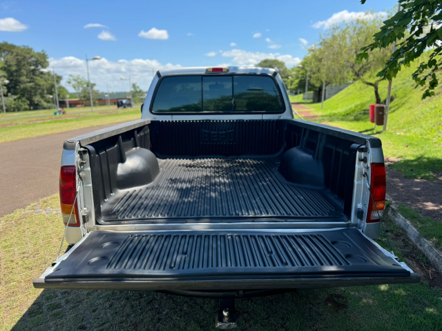 FORD F-250 XLT 6cc 2003