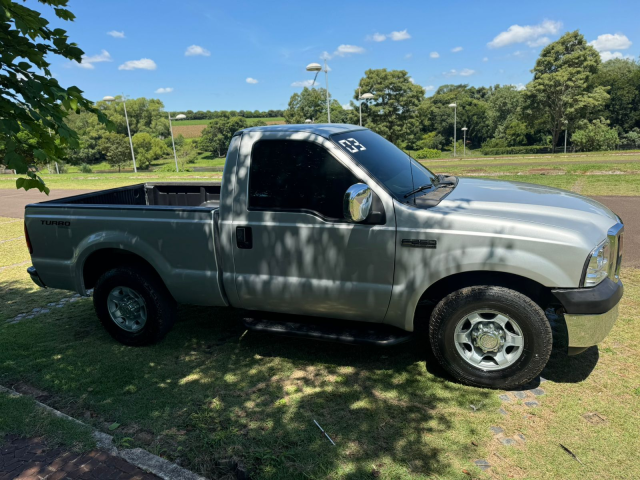 FORD F-250 XLT 6cc 2003