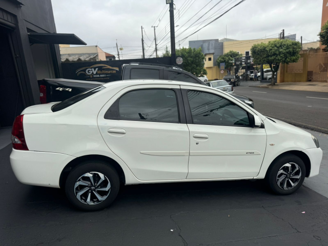 Toyota Etios XS Sedan 1.5 Flex  4P Mec. 2016