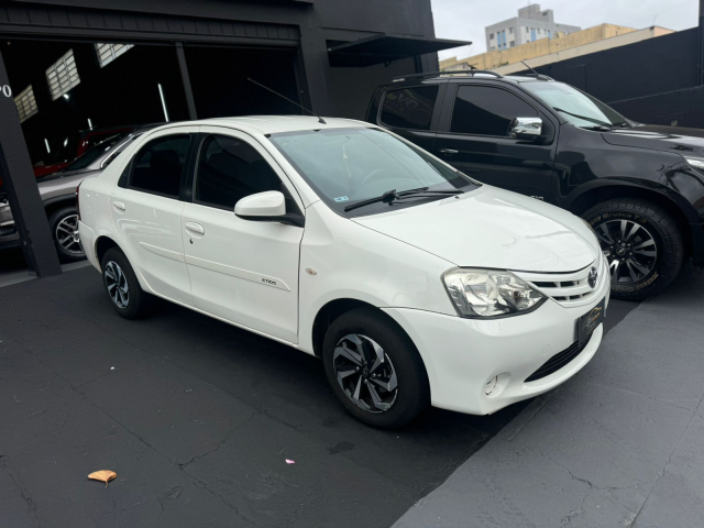 Toyota Etios XS Sedan 1.5 Flex  4P Mec. 2016