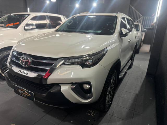 TOYOTA HILUX SW4 SRX 4X4 DIESEL