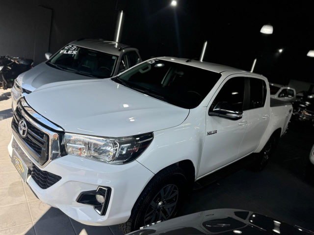 TOYOTA HILUX CD SRV 4X4 2.8 DIESEL AUT.